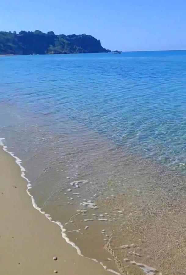 Tetraktys Estate Beachside Υδωρ Ágios Matthaíos Esterno foto