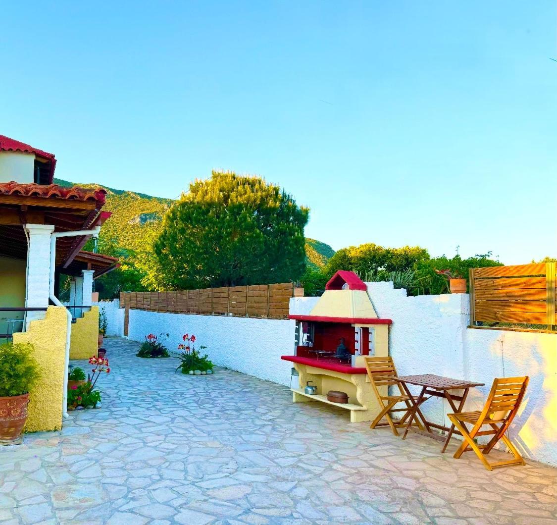 Tetraktys Estate Beachside Υδωρ Ágios Matthaíos Esterno foto