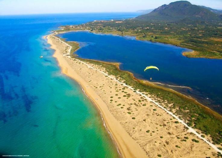 Tetraktys Estate Beachside Υδωρ Ágios Matthaíos Esterno foto